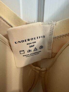 Underoutfit 38F Nude/Beige Bra